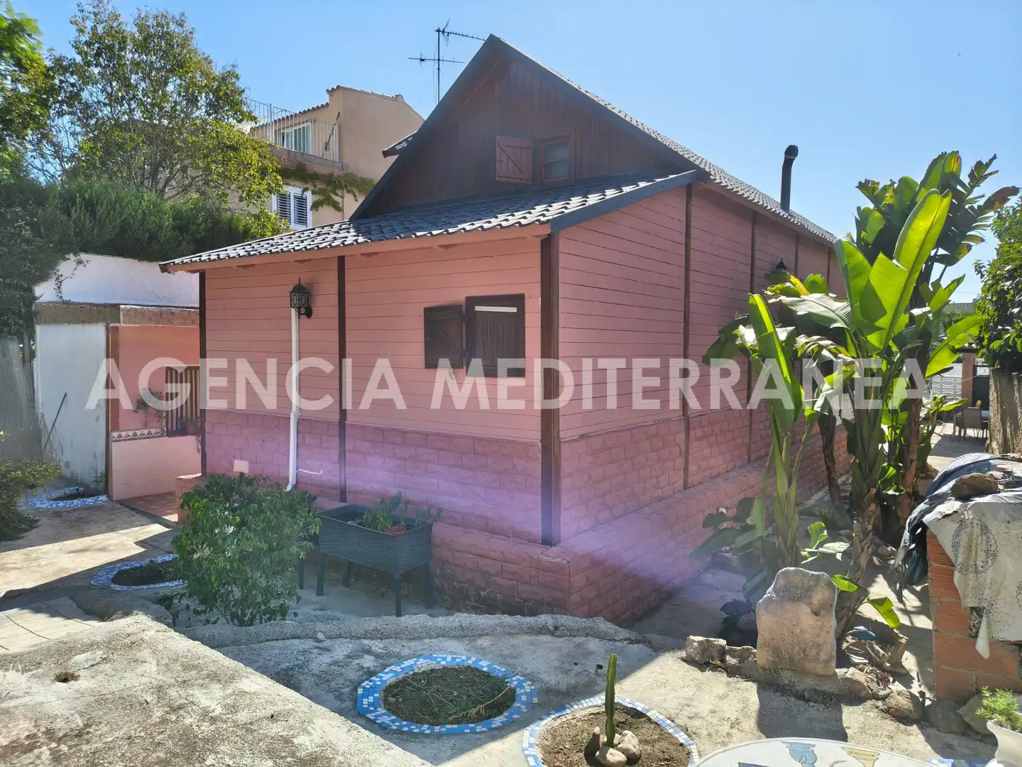 Vista exterior de Casa o xalet de lloguer en Paterna amb Aire condicionat, Calefacció i Jardí privat