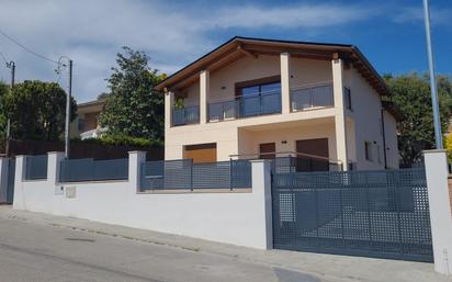 Vista exterior de Casa o xalet en venda en Lliçà d'Amunt amb Calefacció, Terrassa i Balcó
