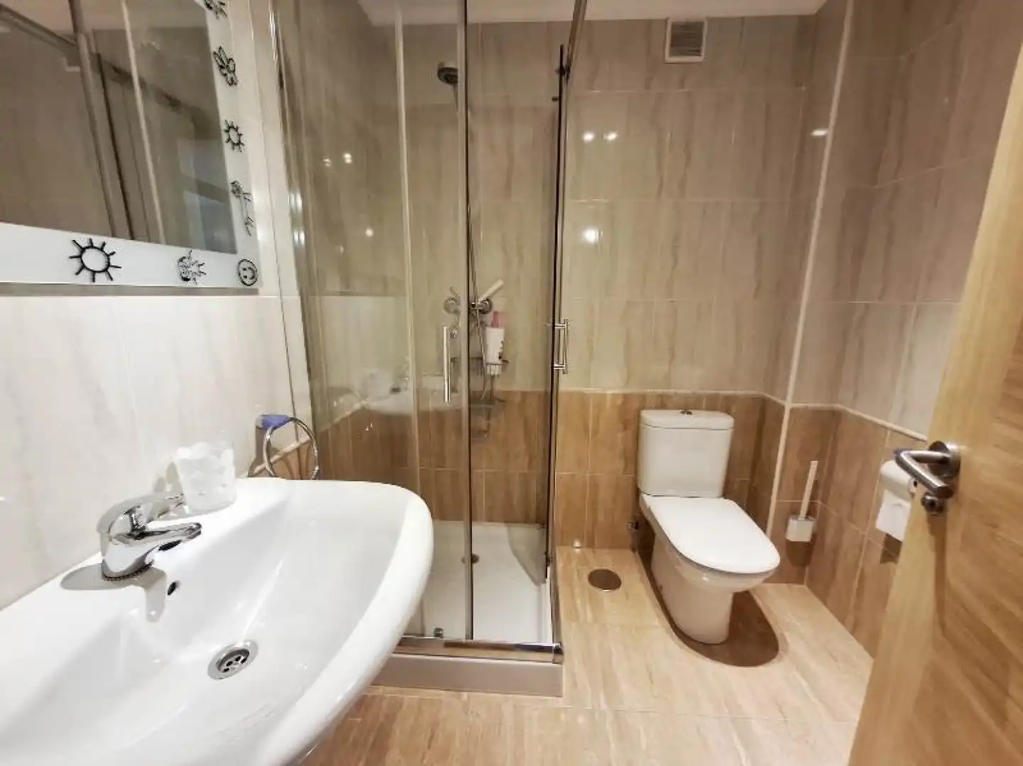 Badezimmer von Wohnung zum Verkauf in Rionansa mit Heizung, Privatgarten und Parkett