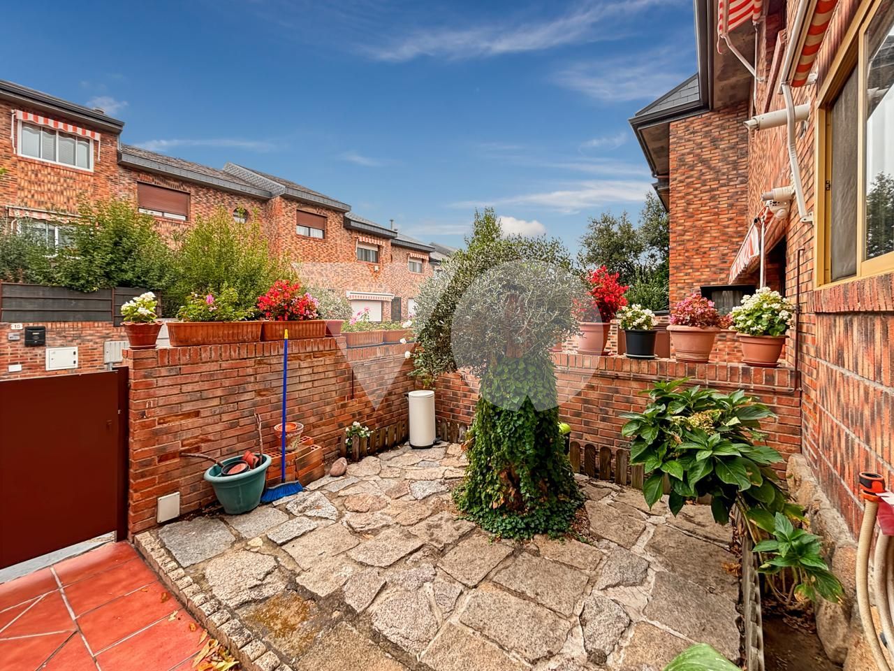 Jardí de Casa adosada en venda en Galapagar amb Aire condicionat, Calefacció i Jardí privat
