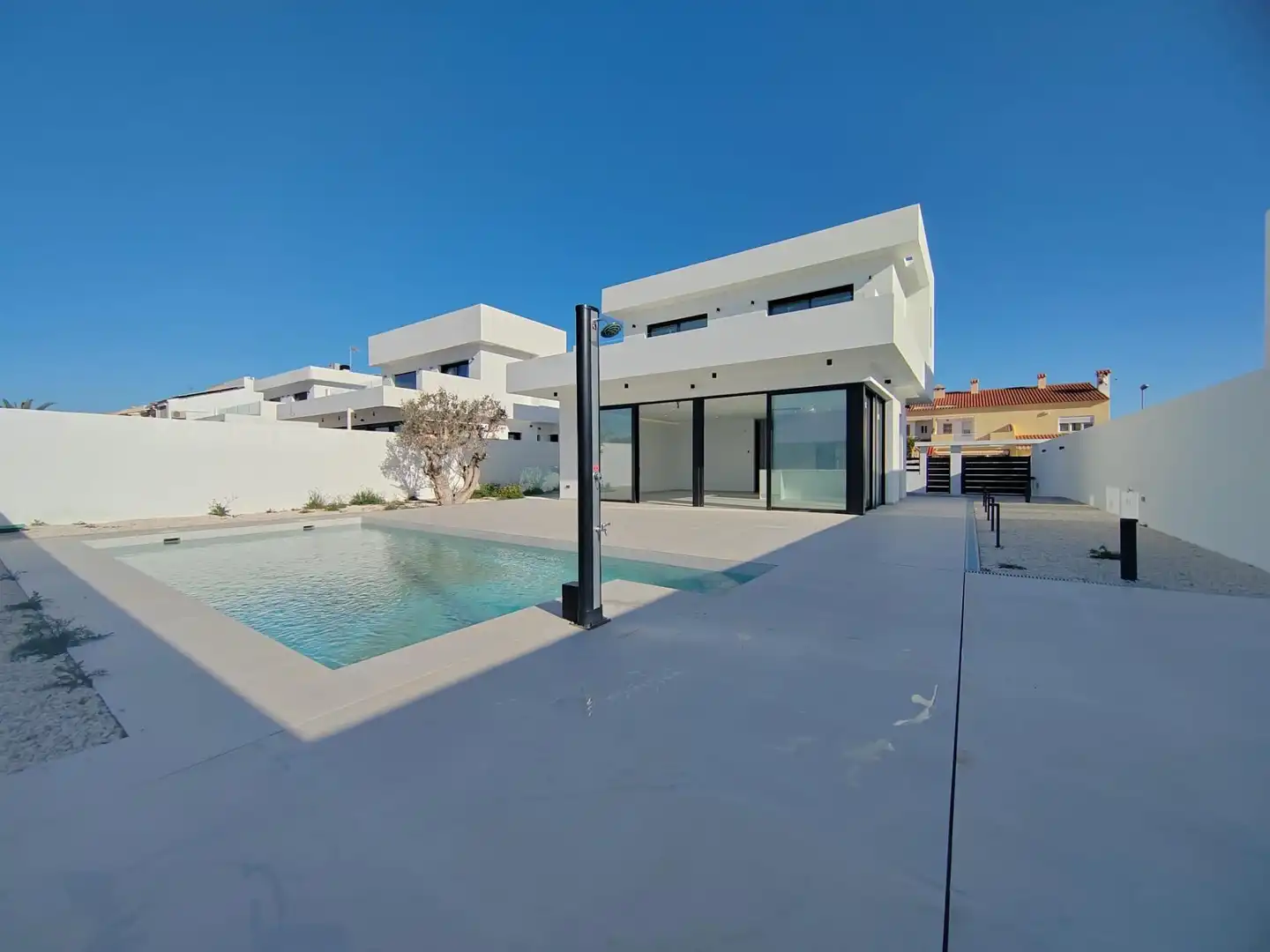 Vista exterior de Casa o chalet en venta en Sant Joan d'Alacant con Aire acondicionado, Calefacción y Jardín privado