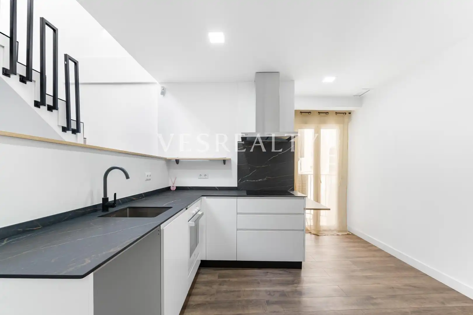 Ático con terraza en venta en GENERAL PRIMO DE RIVERA, imagen 4