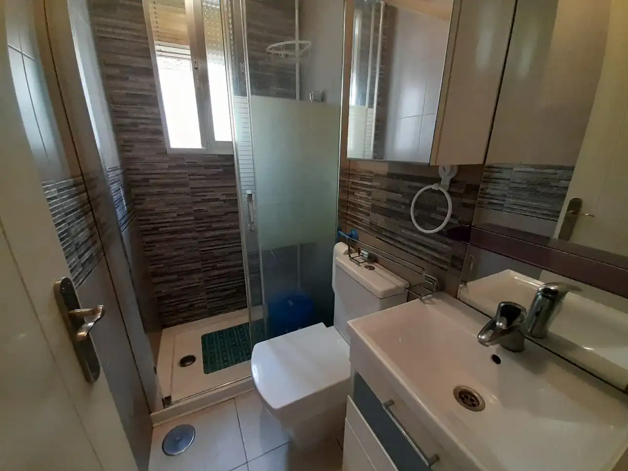Bathroom of Flat for sale in Madrid  with Air Conditioner, Heating and Parquet flooring
