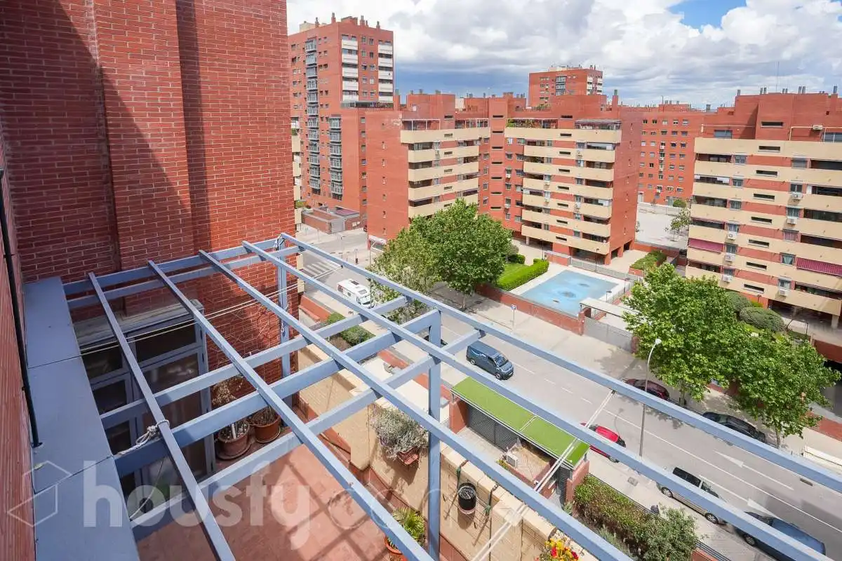 Exterior view of Flat for sale in Madrid  with Air Conditioner, Heating and Private garden