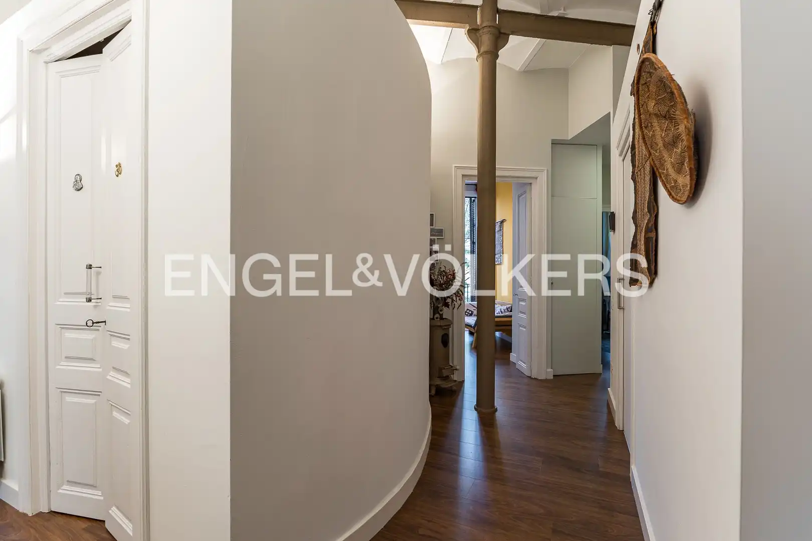 Flat for sale in Barcelona  with Air Conditioner, Heating and Balcony