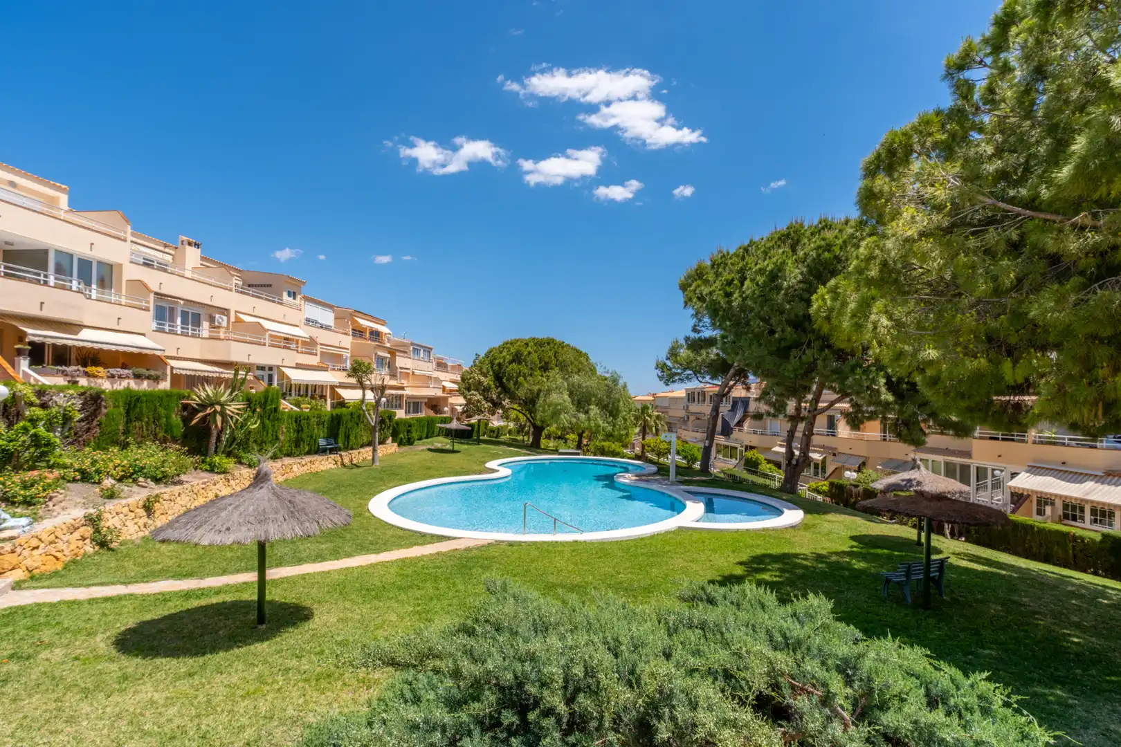 Piscina de Casa adosada en venda en Alicante / Alacant amb Aire condicionat, Calefacció i Terrassa