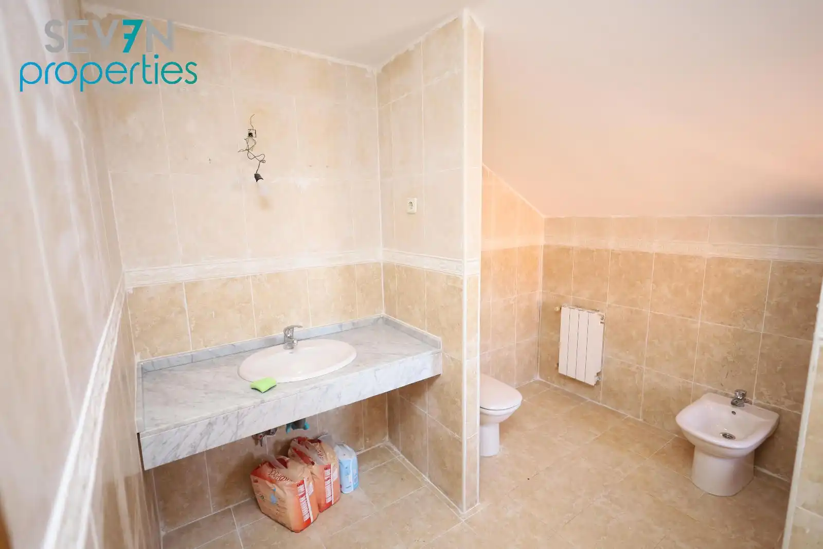 Baño de Casa adosada en venta en Yuncos con Calefacción, Jardín privado y Parquet