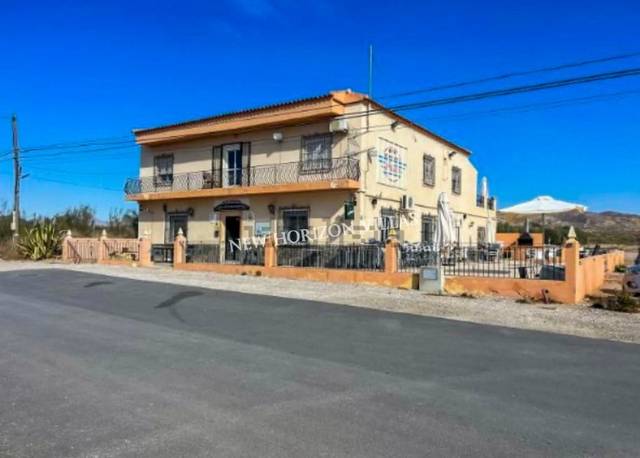 Casa-chalet en Venta en Calle Granada en Arboleas