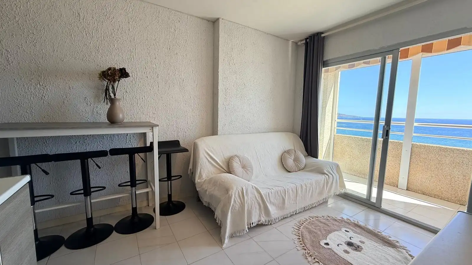 Habitación de Apartamento en venta en Empuriabrava con Terraza y Amueblado