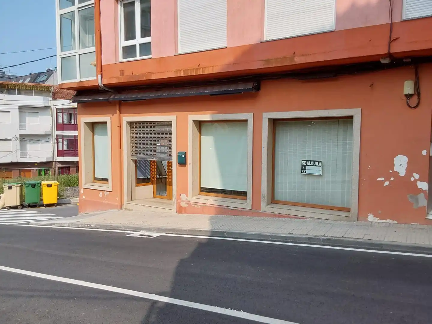 Vista exterior de Local de lloguer en Ribeira