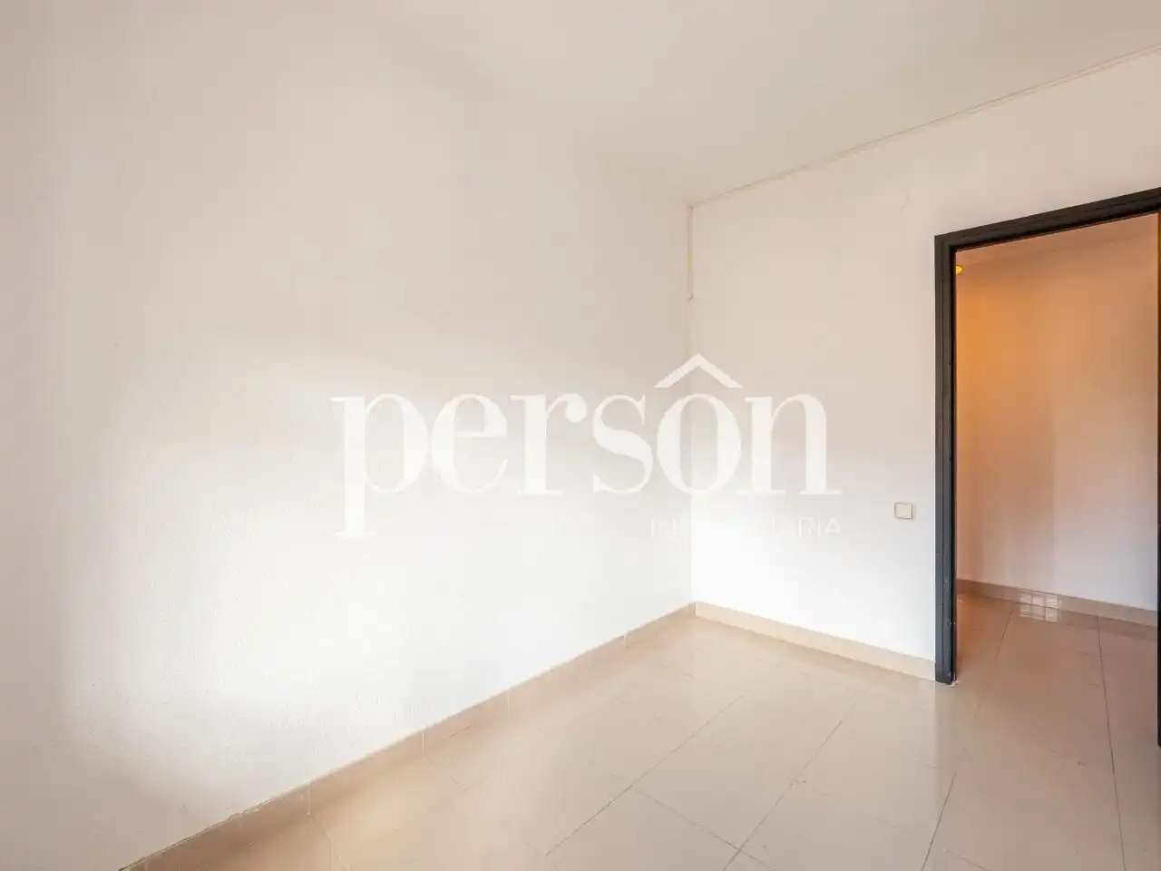 Habitación de Oficina de alquiler en Valencia con Aire acondicionado y Calefacción