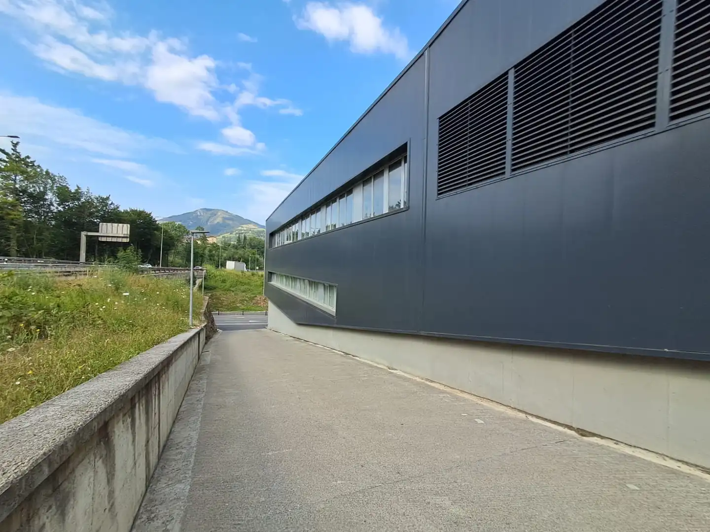 Außenansicht von Gebäude zum Verkauf in Tolosa