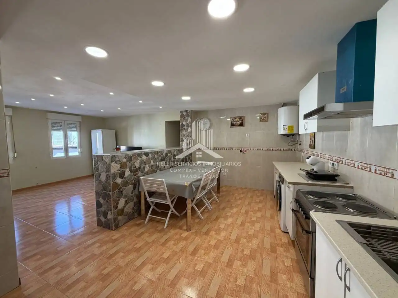 Cuina de Apartament en venda en Vila-real amb Parquet, Terrassa i Traster