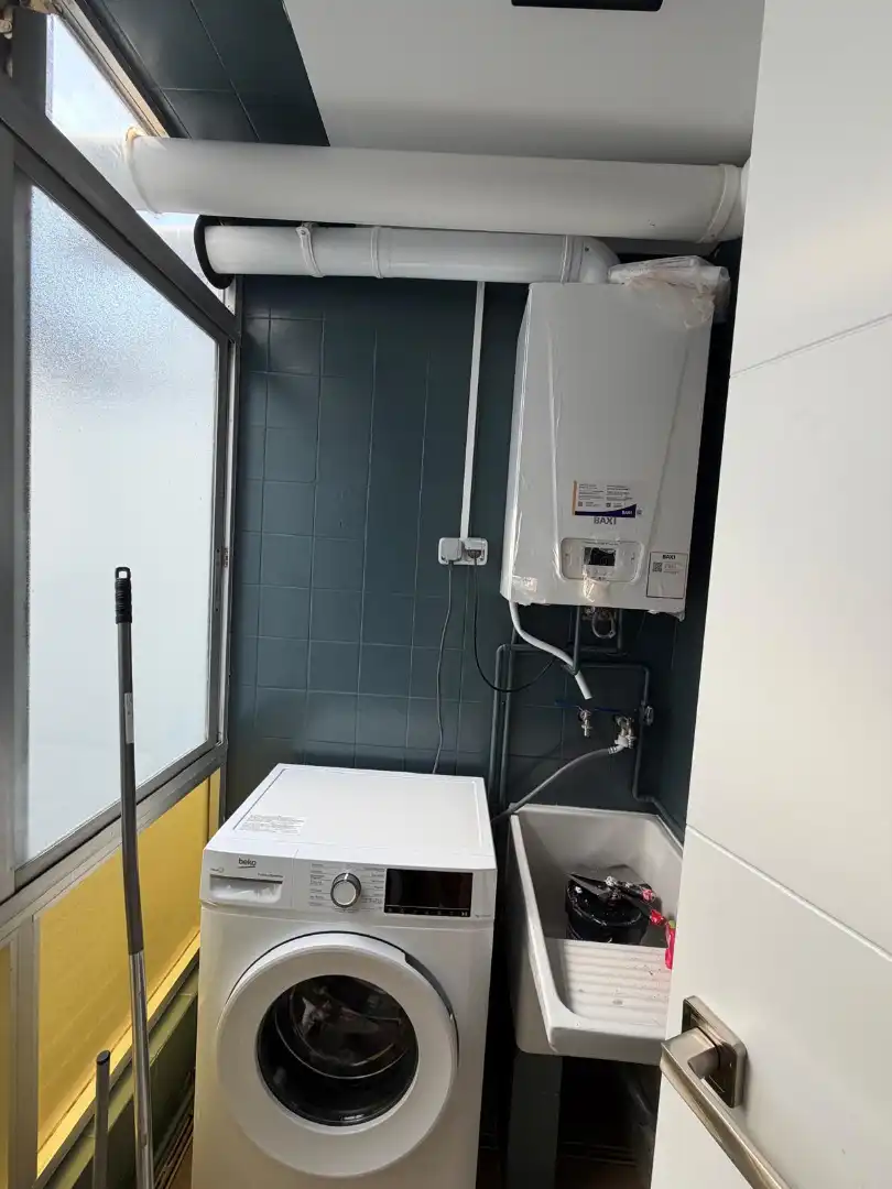 Baño de Piso de alquiler en Lugo con Calefacción, Parquet y Trastero