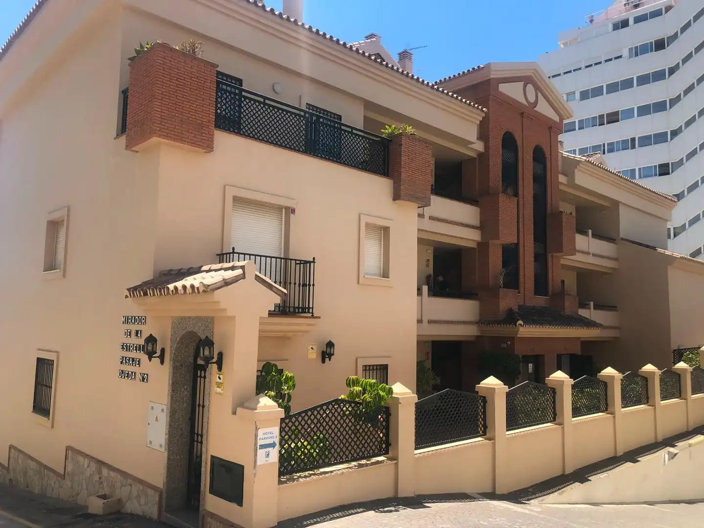 Vista exterior de Àtic en venda en Benalmádena amb Terrassa