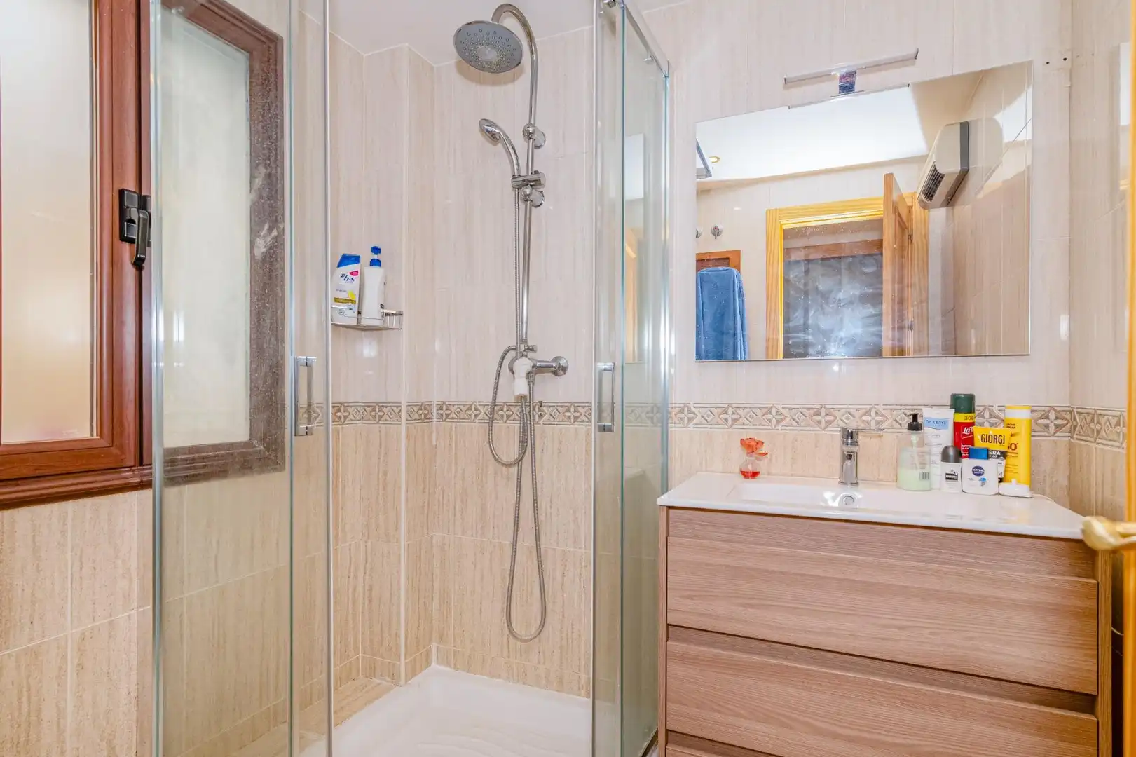Bathroom of Flat for sale in La Zubia  with Air Conditioner