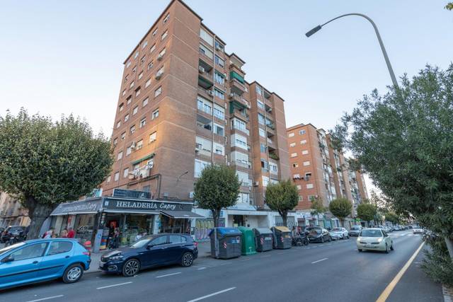 Piso en Venta en Avenida de Andalucía, 97 en Angustias - Chana - Encina
