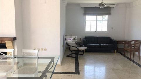 Foto 4 von Dachboden zur Miete in Avenida de la Alcudia, 130b, Río Real, Marbella