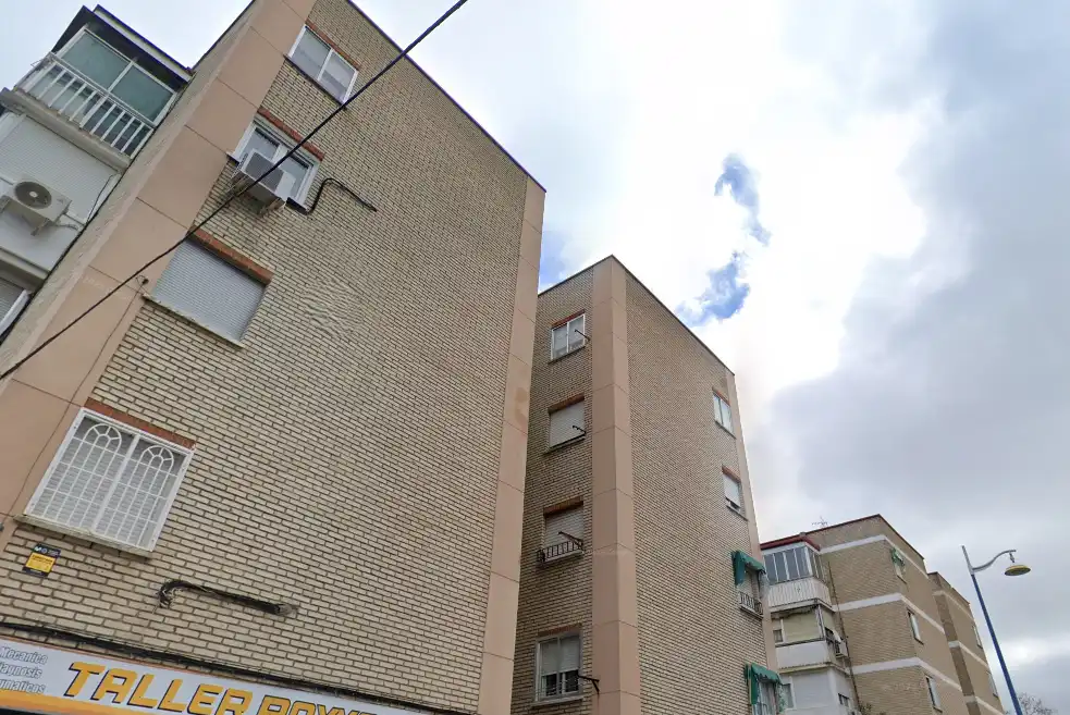 Vista exterior de Piso en venta en Parla