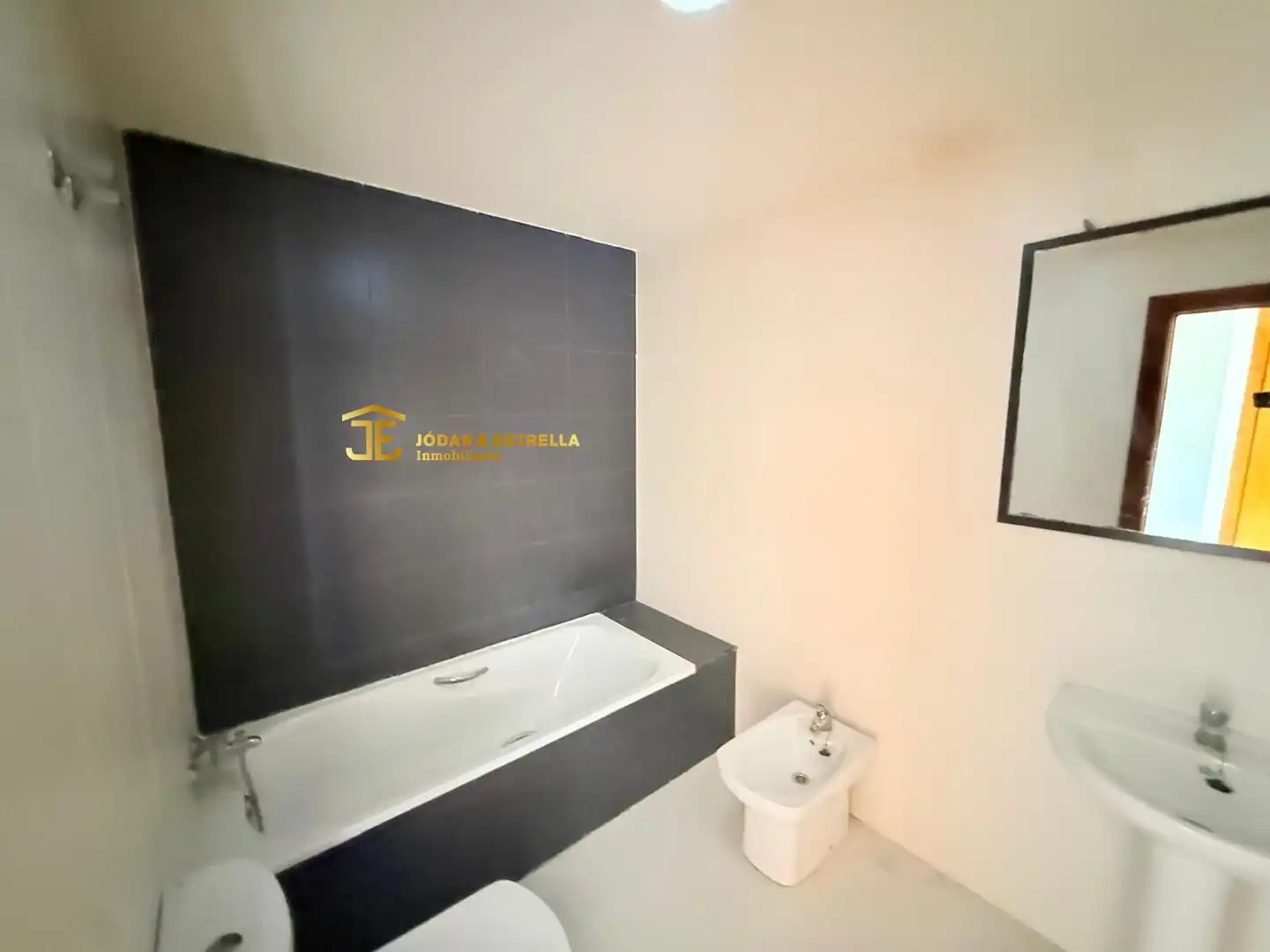 Badezimmer von Maisonette zum Verkauf in Lorca mit Klimaanlage, Heizung und Privatgarten