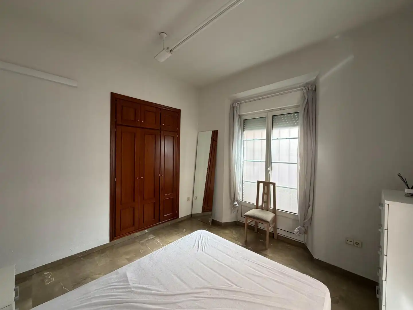 Schlafzimmer von Wohnungen zur Miete in Granada mit Klimaanlage und Möbliert