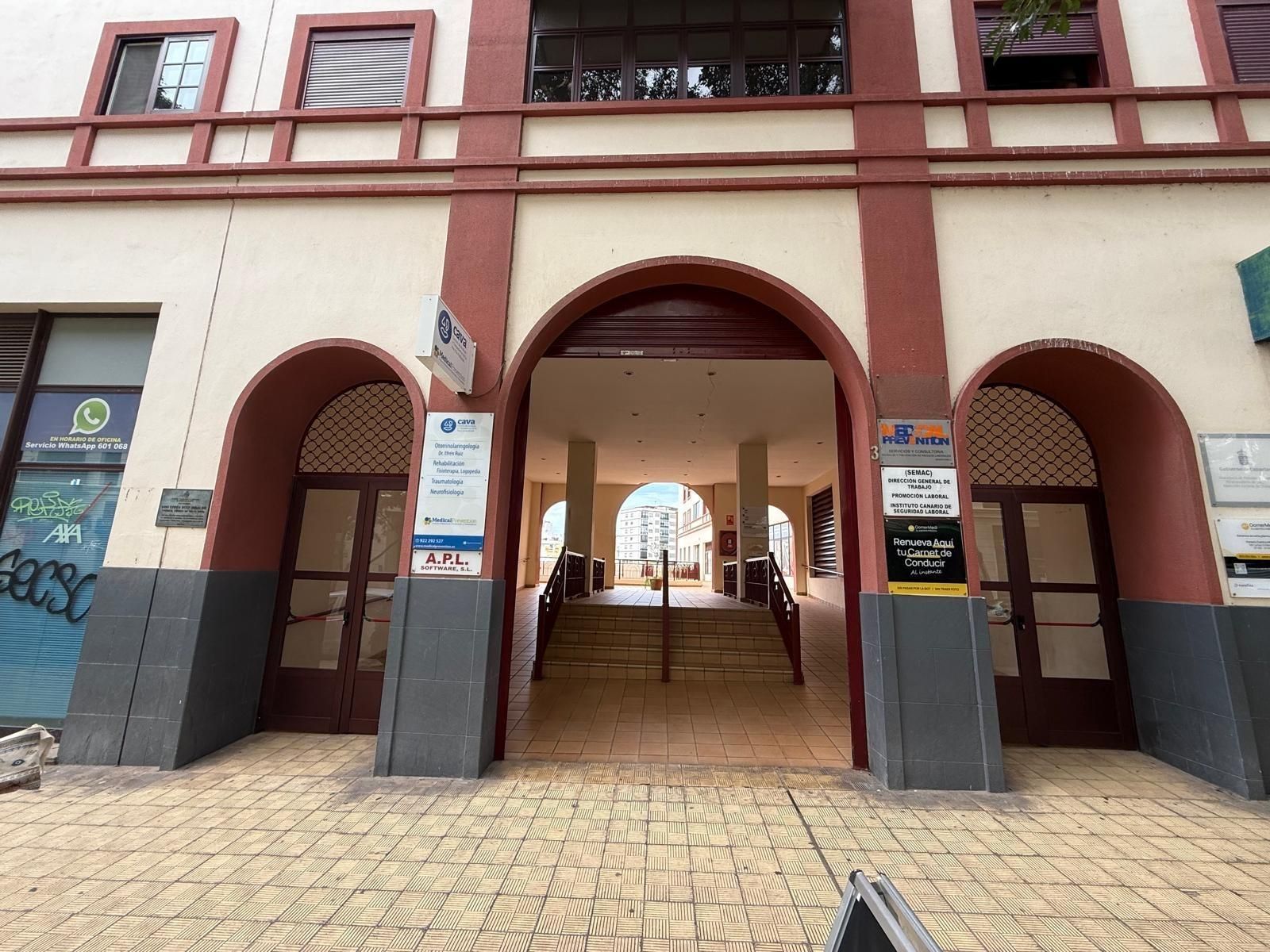 Premises for sale in  Santa Cruz de Tenerife Capital  with Air Conditioner