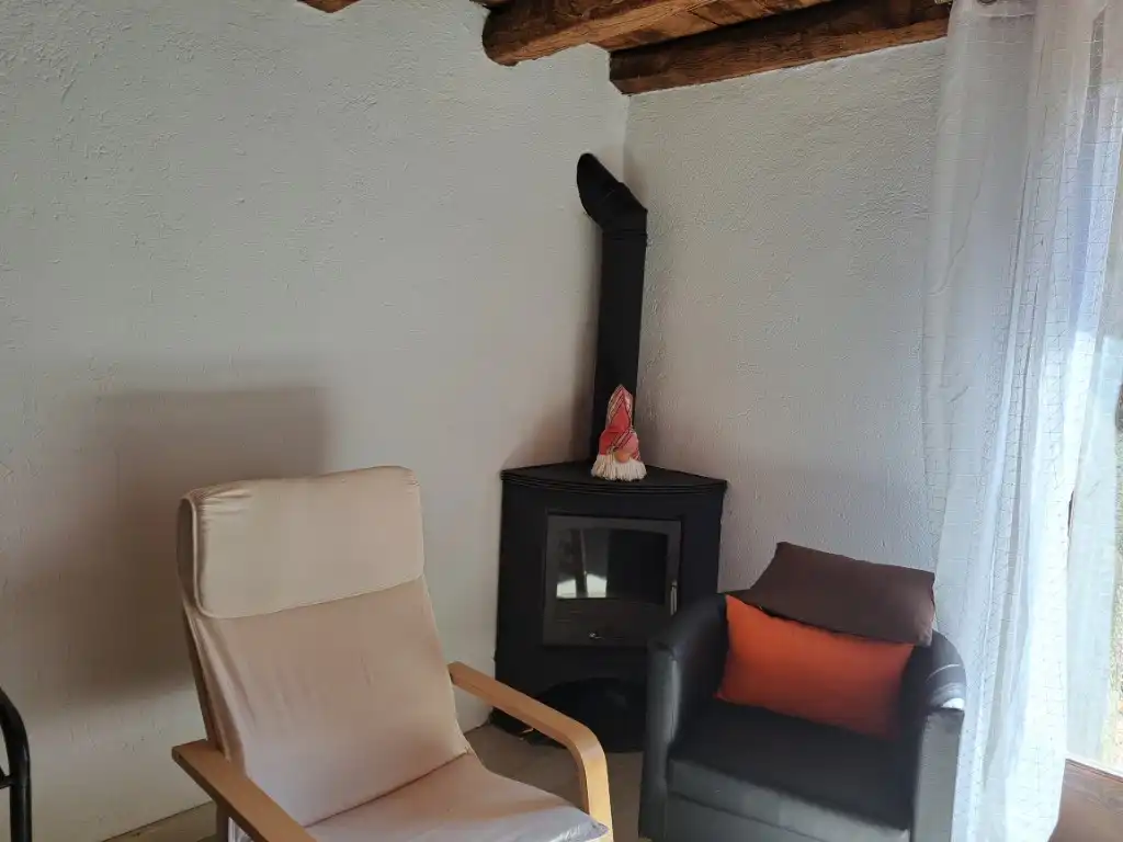 Wohnzimmer von Erdgeschoss zur Miete in Das mit Heizung, Privatgarten und Parkett