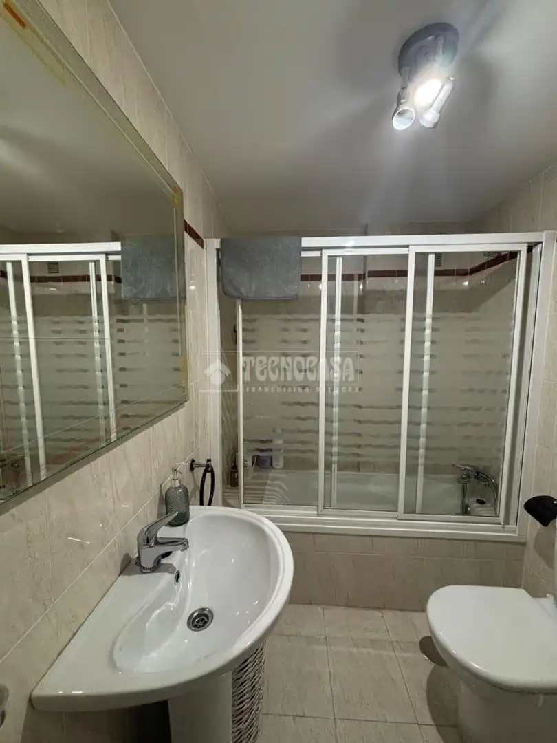 Bathroom of Flat for sale in Alcalá de Guadaira  with Air Conditioner and Balcony