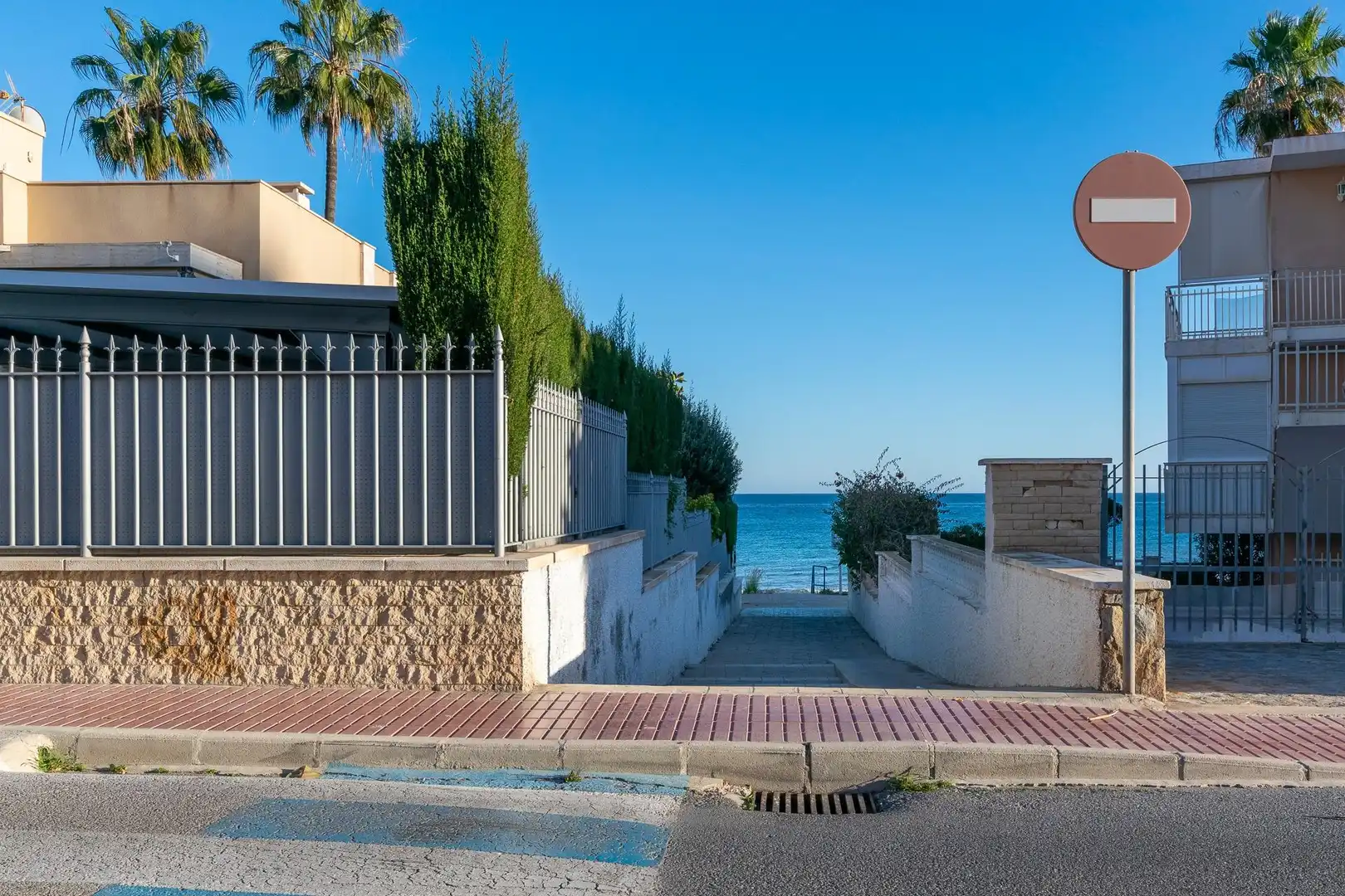 Vista exterior de Casa adosada en venta en Santa Pola con Jardín privado y Terraza