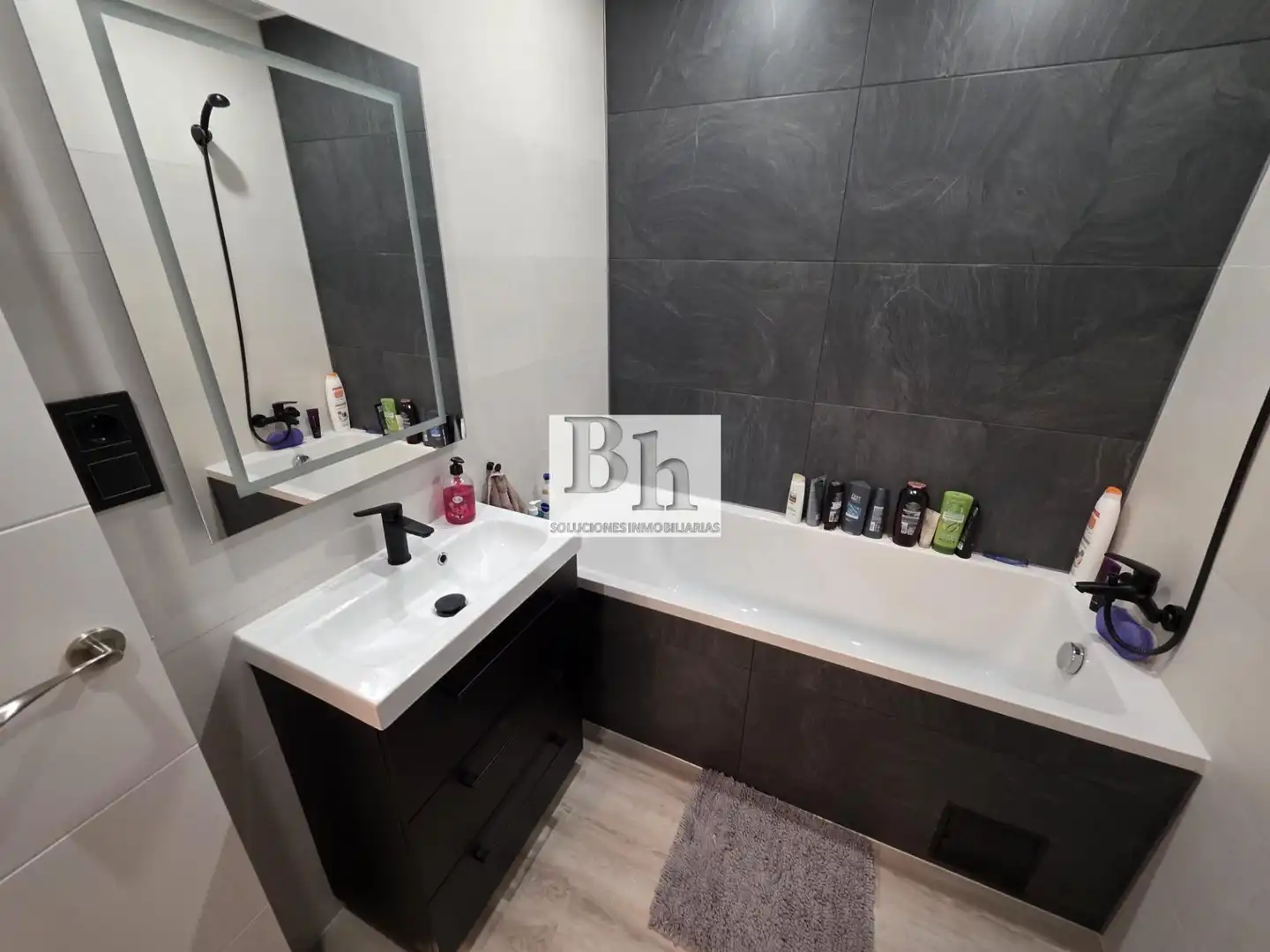 Badezimmer von Wohnungen zum Verkauf in Torremolinos mit Klimaanlage