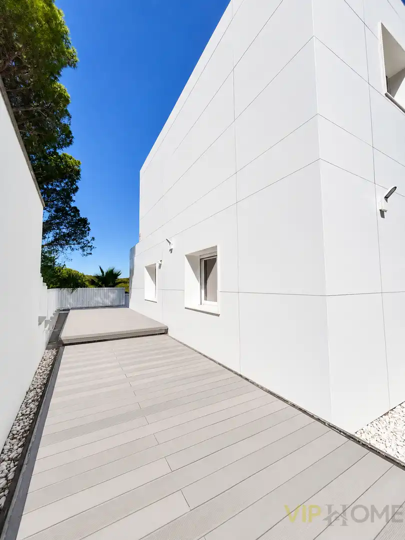 Vista exterior de Casa o xalet en venda en L'Escala amb Aire condicionat, Calefacció i Terrassa