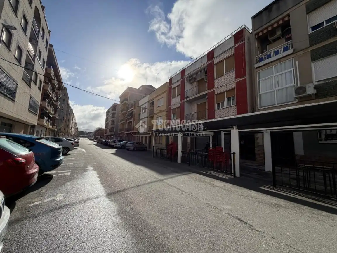 Vista exterior de Pis en venda en Torredonjimeno amb Aire condicionat