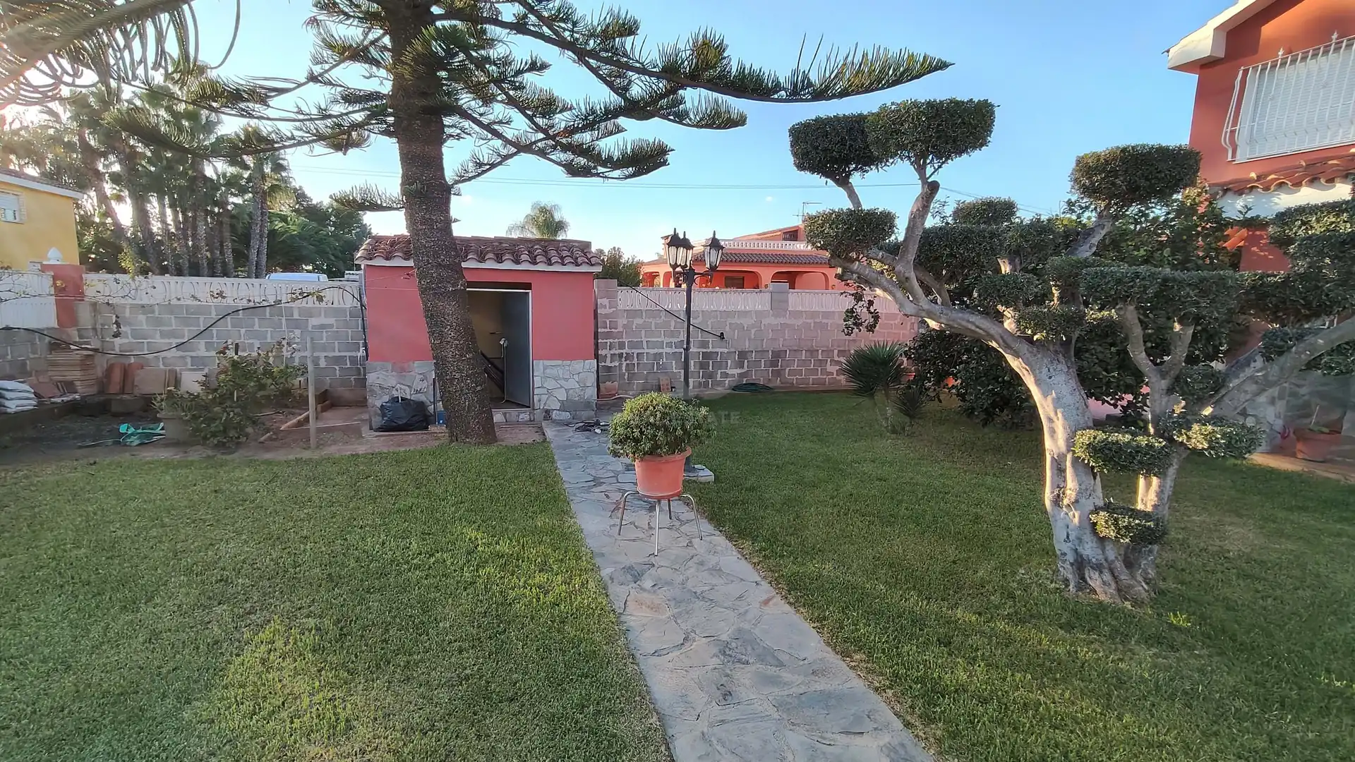 Jardí de Casa o xalet en venda en Castellón de la Plana / Castelló de la Plana amb Calefacció, Terrassa i Piscina
