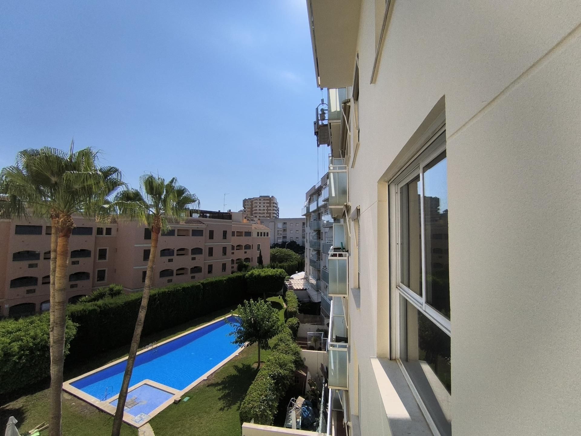 Piscina de Apartament en venda en  Palma de Mallorca amb Aire condicionat, Calefacció i Jardí privat