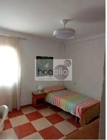 Habitación de Piso de alquiler en Sevilla con Aire acondicionado, Terraza y Amueblado