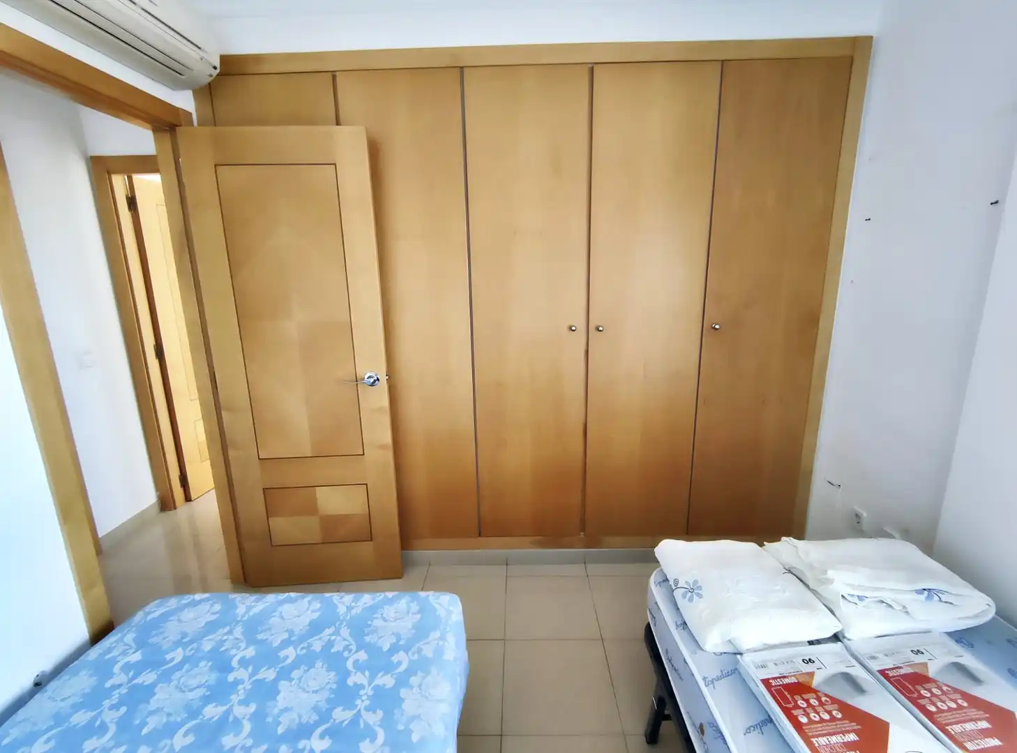 Dormitori de Pis en venda en Torrox amb Aire condicionat, Terrassa i Moblat