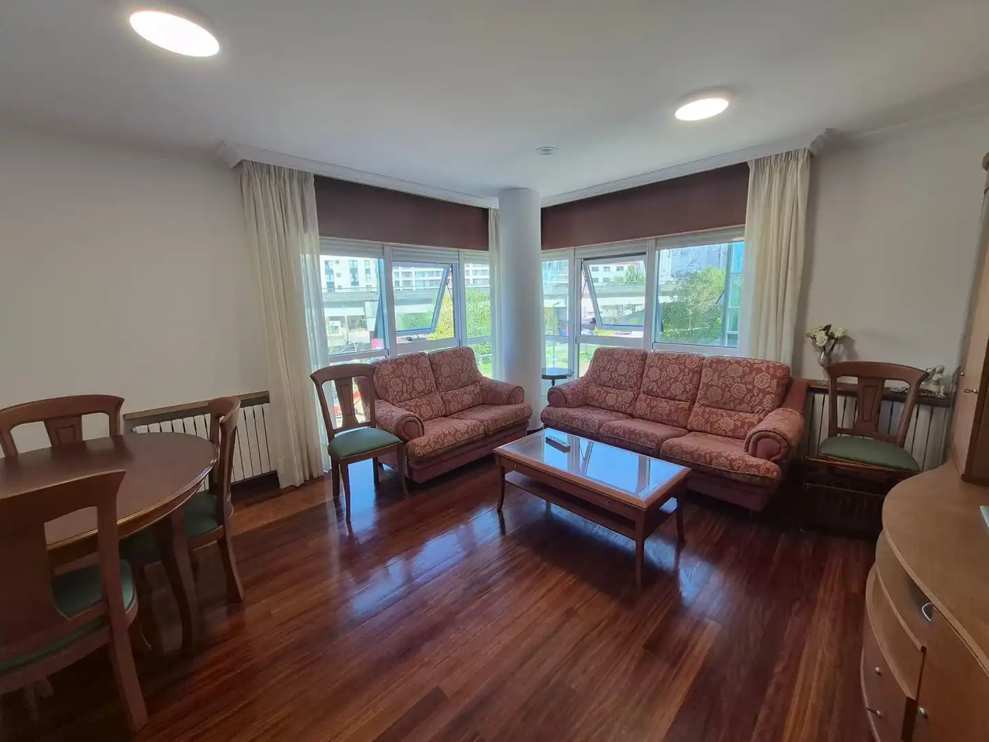 Sala de estar de Piso de alquiler en Santiago de Compostela  con Parquet y Trastero