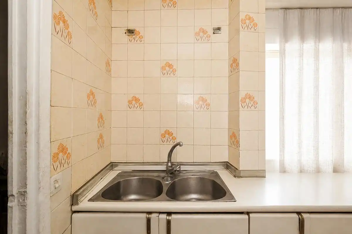 Kitchen of Flat for sale in Sevilla  with Heating, Terrace and Balcony