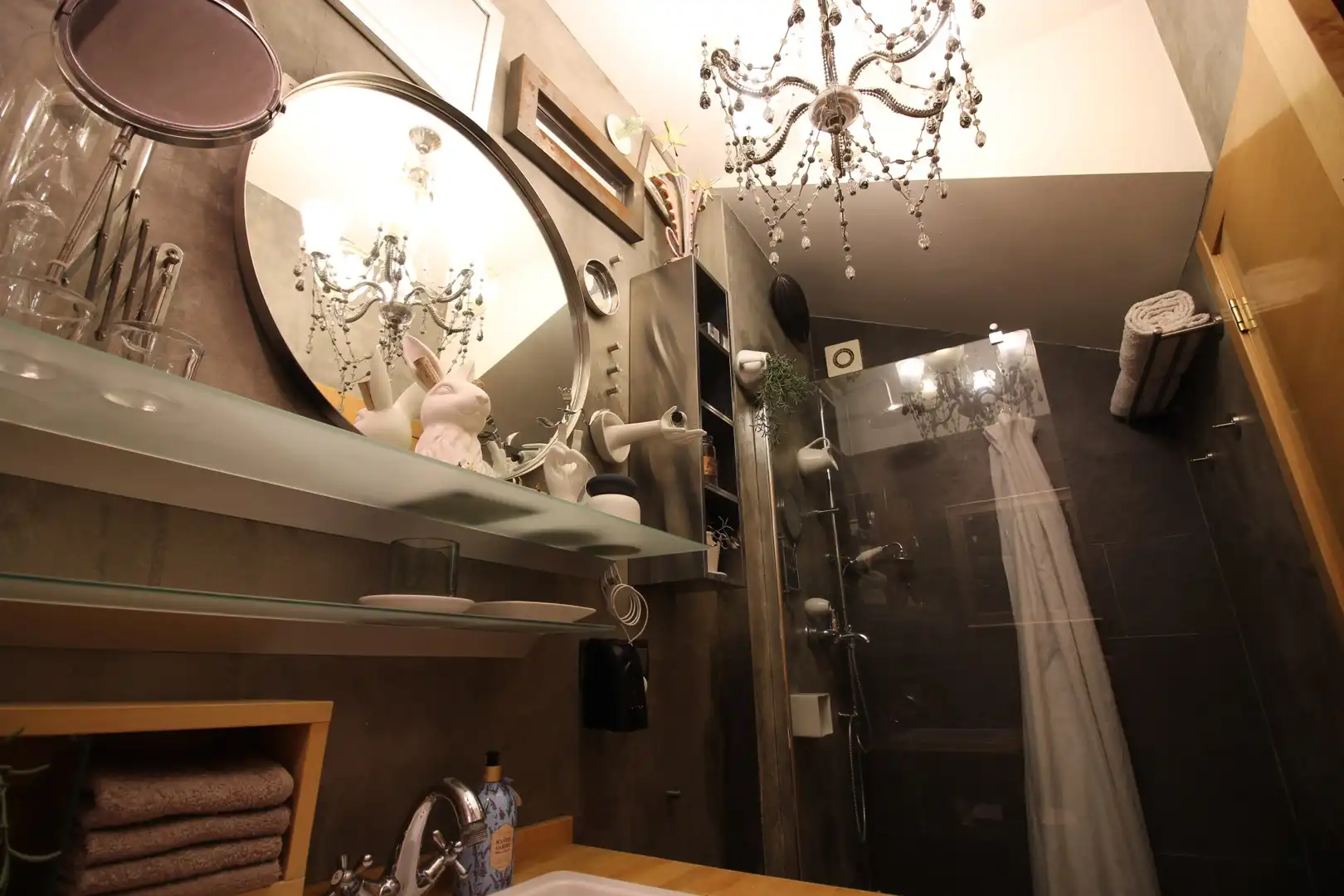 Bathroom of Houses for sale in Besalú  with Heating, Terrace and Swimming Pool