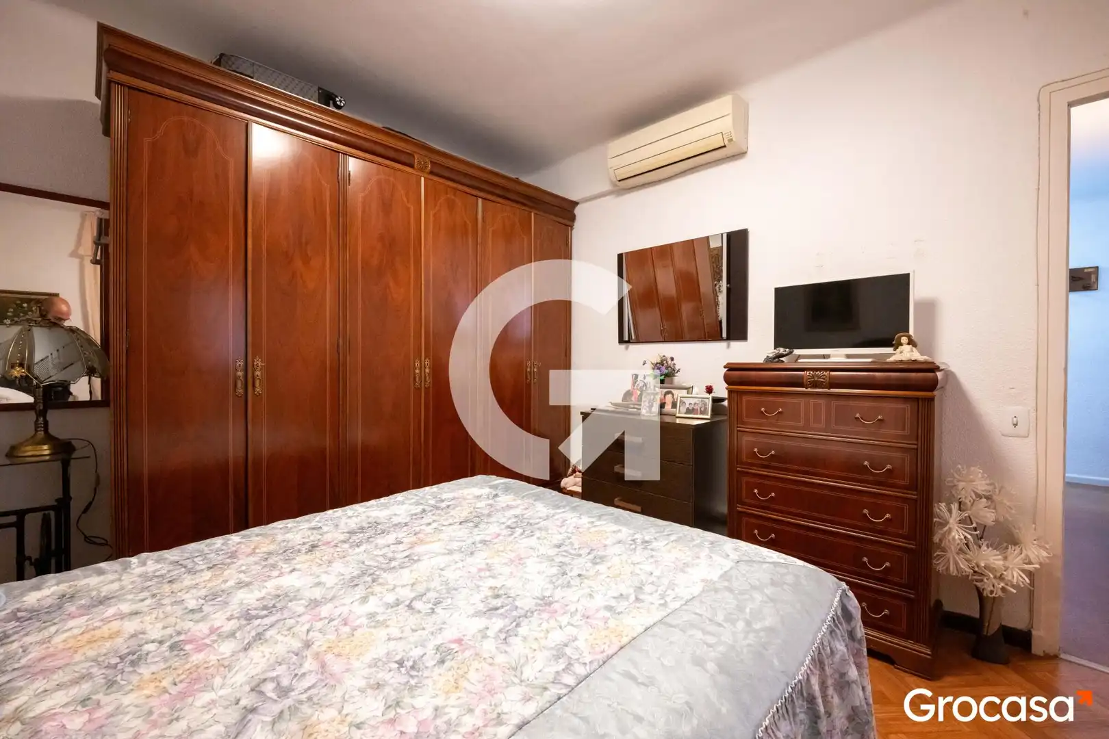 Bedroom of Flat for sale in Mataró  with Air Conditioner, Oven and Washing machine