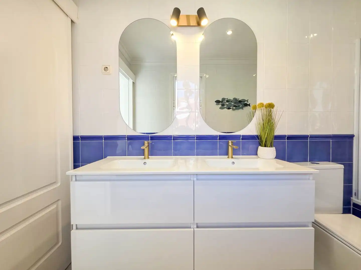 Bathroom of Attic for sale in Manilva  with Air Conditioner, Terrace and Furnished