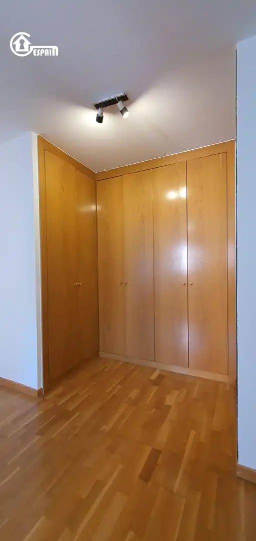 Dormitori de Pis en venda en Carabanchel