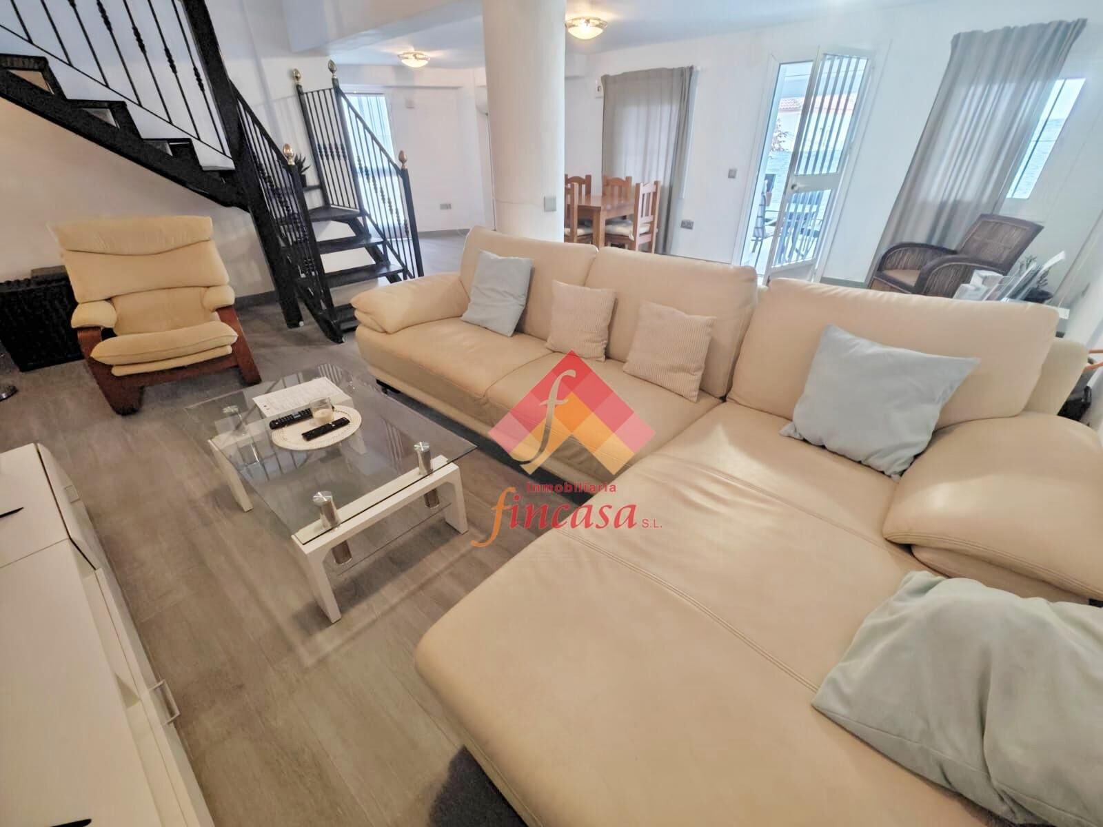 Sala d'estar de Casa o xalet en venda en Ronda amb Terrassa, Piscina i Moblat