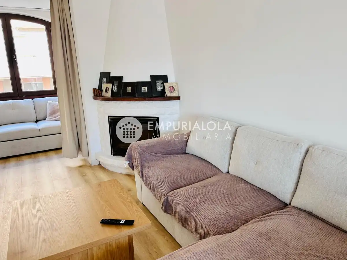 Sala d'estar de Casa o xalet en venda en Empuriabrava amb Aire condicionat