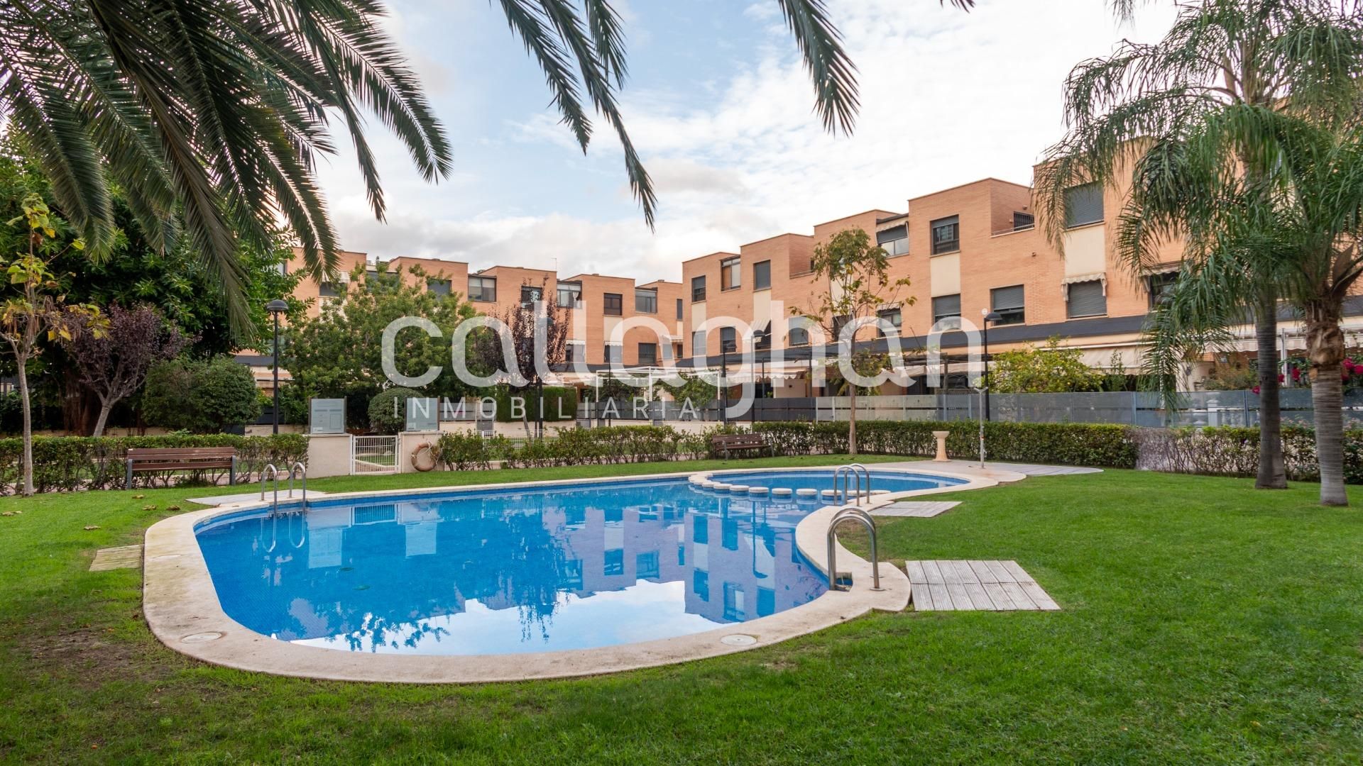 Piscina de Pis de lloguer en  Valencia Capital amb Jardí privat, Terrassa i Balcó