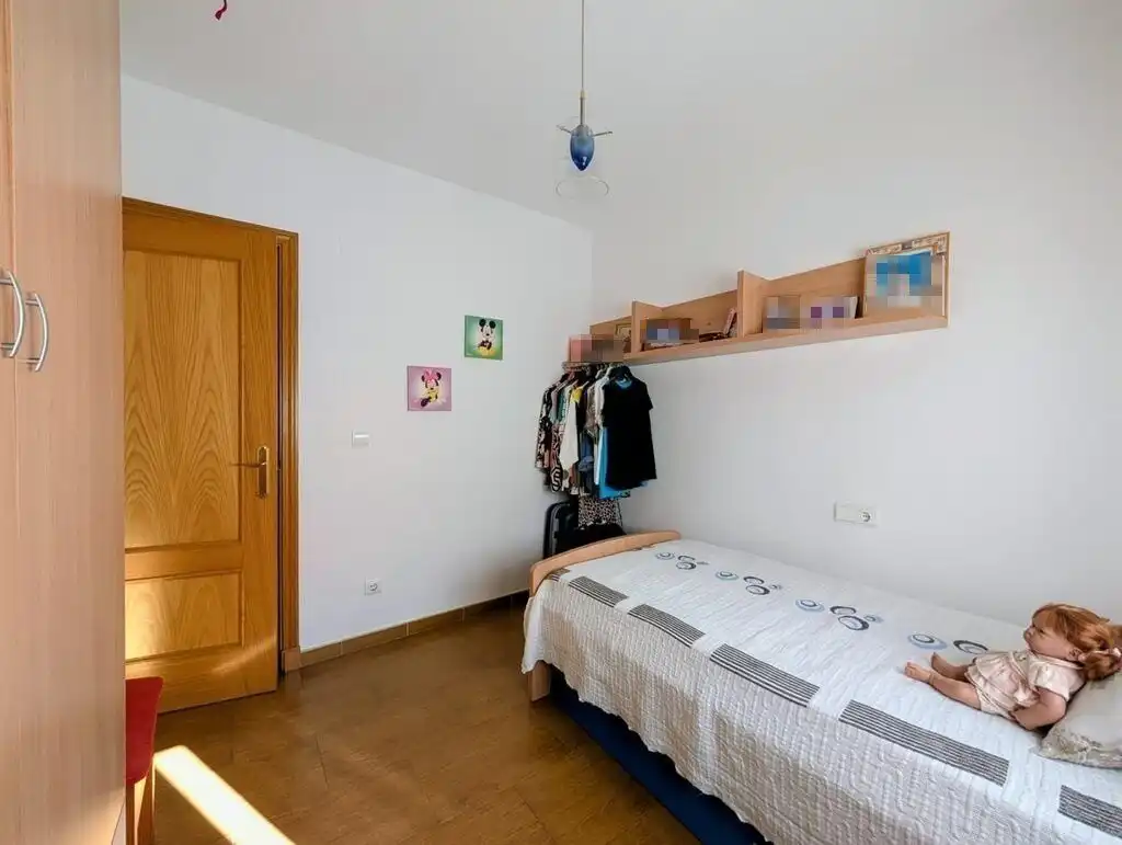 Dormitori de Pis en venda en Loja amb Aire condicionat, Traster i Balcó