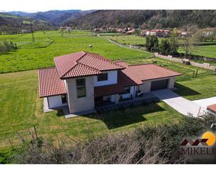 Vista exterior de Casa o xalet en venda en Cabuérniga amb Terrassa