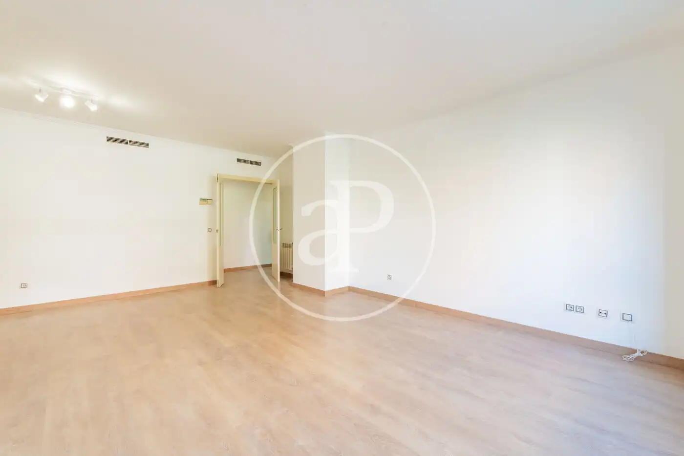 Piso con piscina en venta en C. de Eros, imagen 5