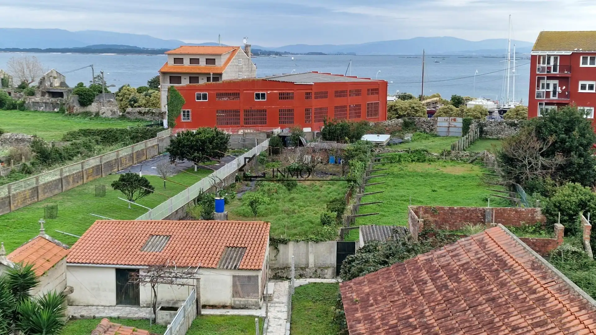 Casa adosada en venda en O Grove   amb Calefacció, Jardí privat i Traster
