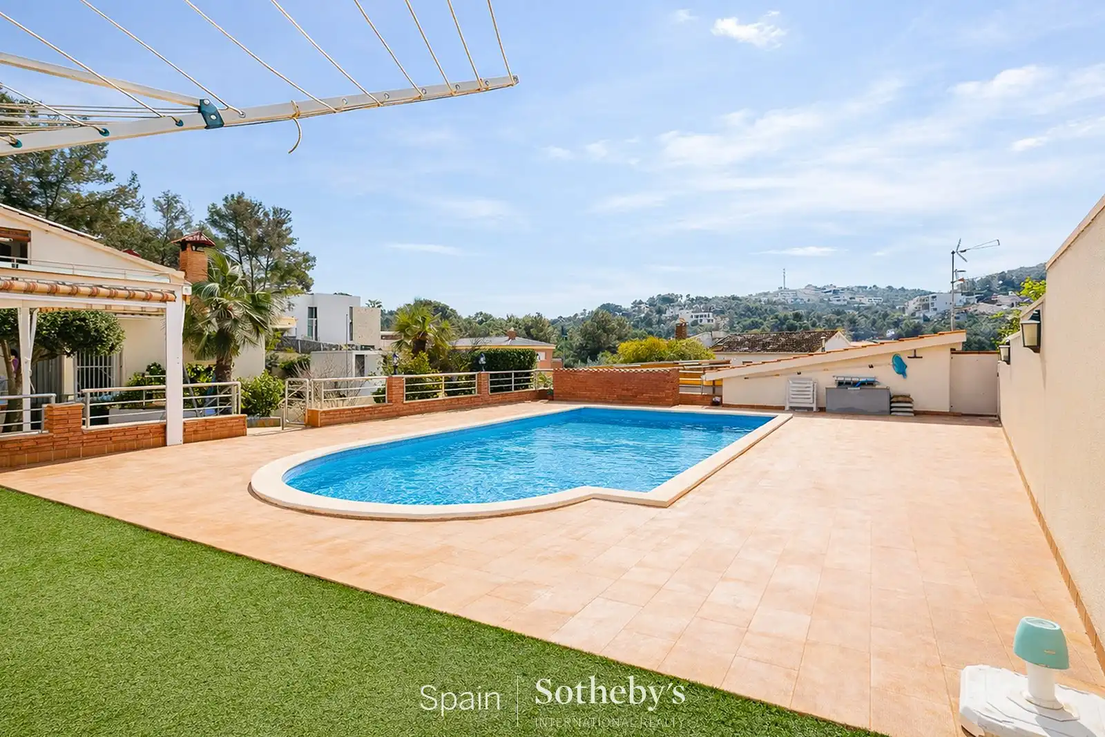 Swimming pool of Houses for sale in Sant Pere de Ribes  with Air Conditioner, Heating and Private garden